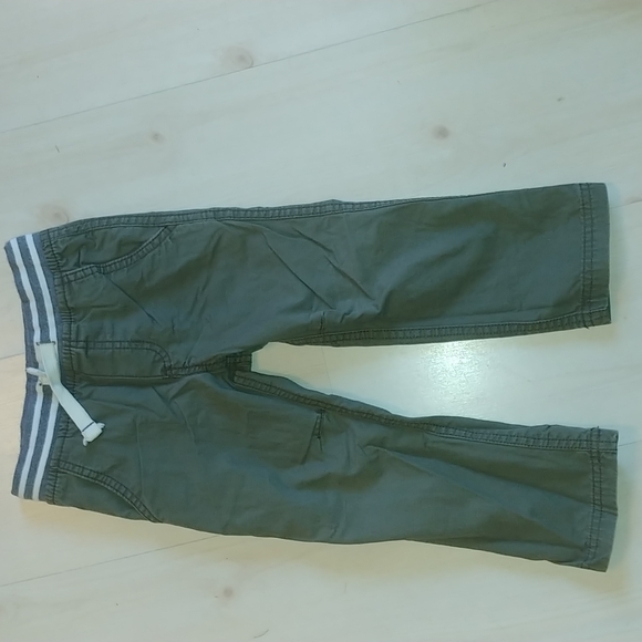 Bundle of 2 toddler boy pants size 3t - Picture 2 of 3